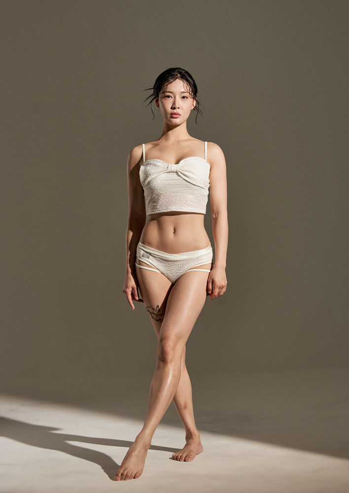 Monster22 - Mermaid White